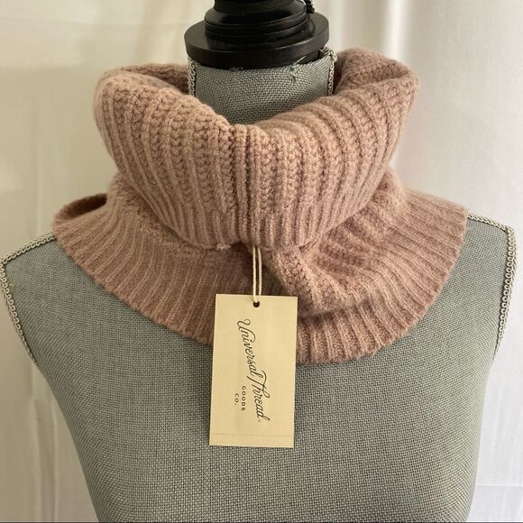 Universal Thread Women’s Snood Infinite Scarf Neck Warmer - Picture 1 of 2